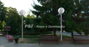 Poste de Iluminação de Praça